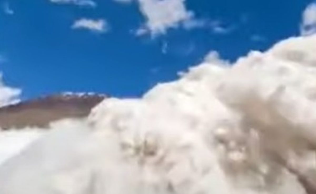 Turista-filma-momento-que-e-atingido-por-avalanche-veja-video-1200x739-1.jpeg