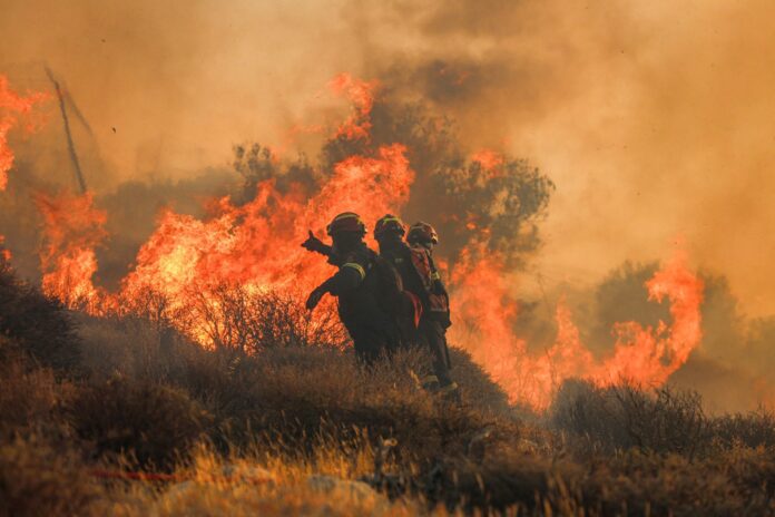 f-incendio-florestal-costas-metaxakis-afp-23191784581953773-scaled.jpeg